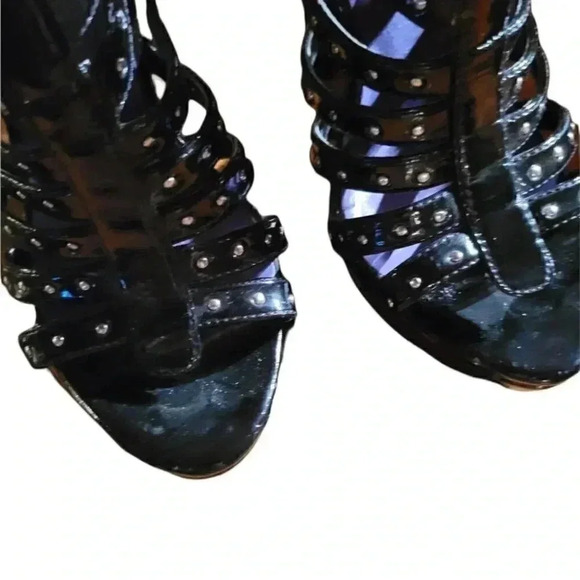 LALA 725 Originals Patent Black Strappy studded Sandles 4 " heels size 7 - Picture 2 of 11